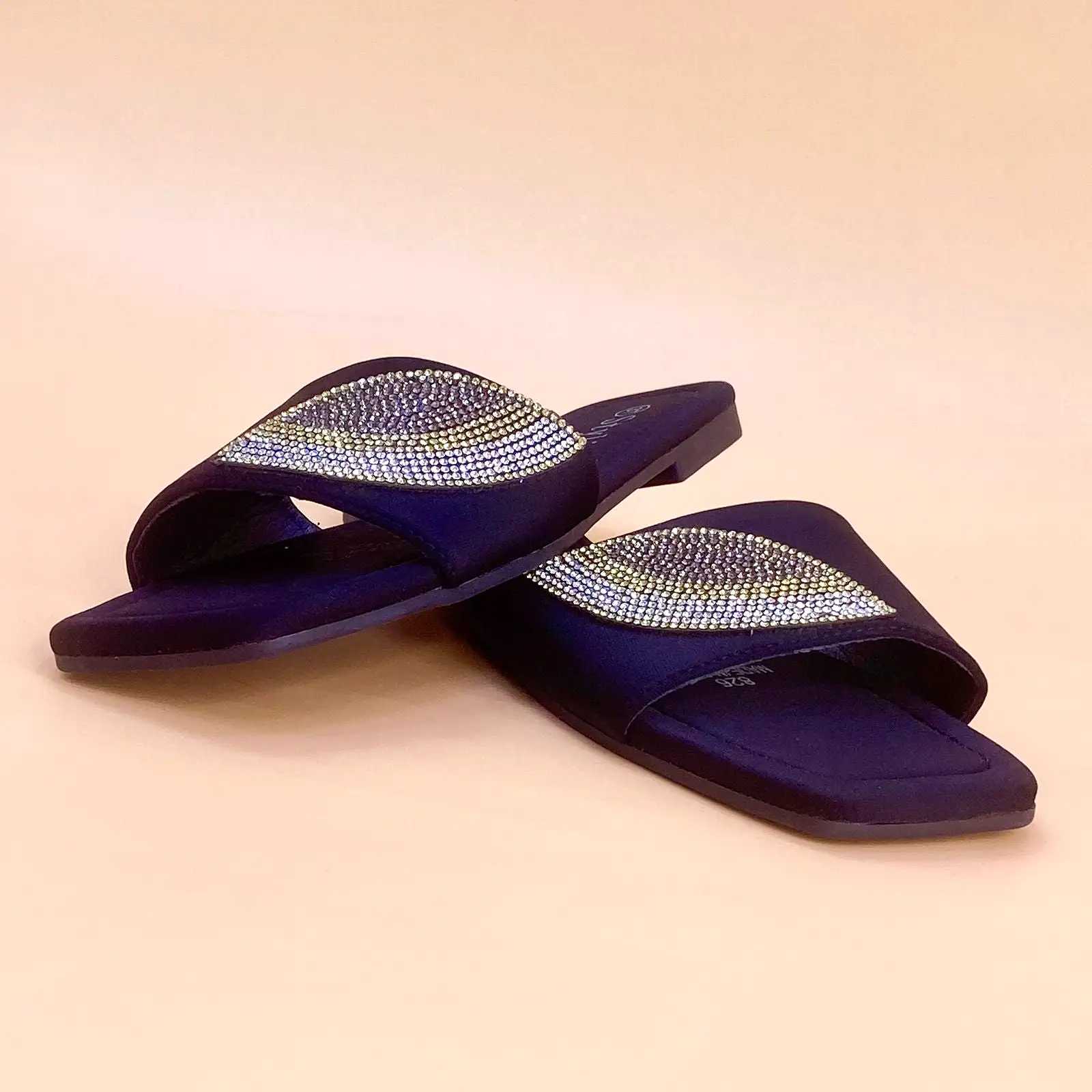 NEW , WOMEN SLIPPERS S3